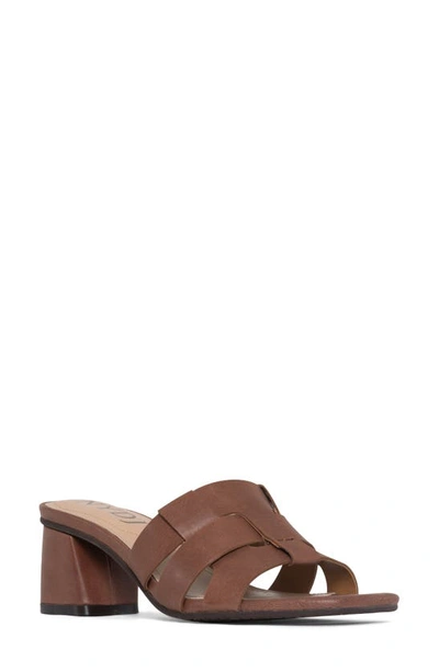 Nydj Gloriana Slide Sandal In Cognac