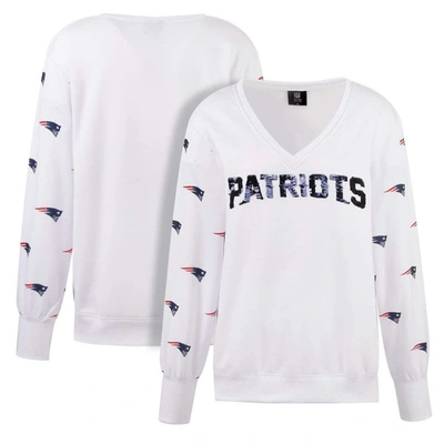 Cuce White New England Patriots Sequin Fleece V-neck T-shirt