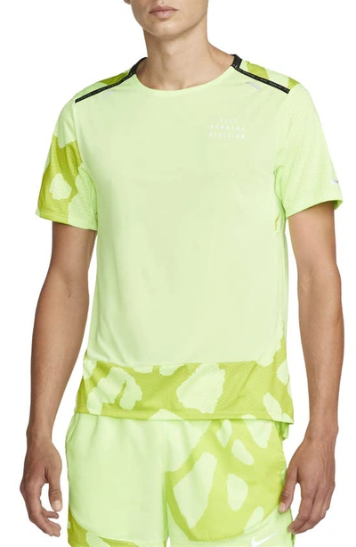 Nike Dri-fit Run Division Rise Running T-shirt In Ghost Green