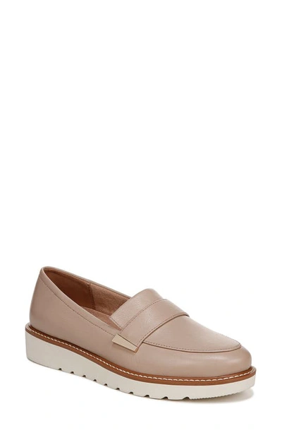 Naturalizer Adiline Loafer In Warm Tan Leather