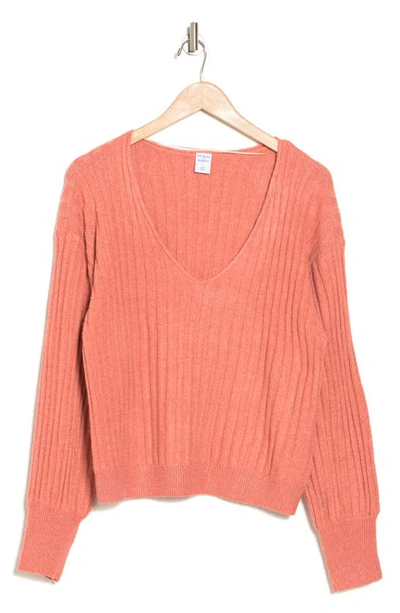 Melrose And Market V-neck Ribbed Pullover Sweater In Coral Apricot