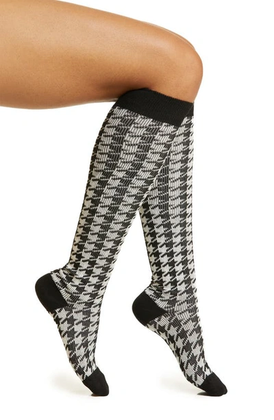 High Heel Jungle Houndstooth Knee Socks In Black White