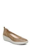 Vionic Jacey Wedge In Toffee Leather