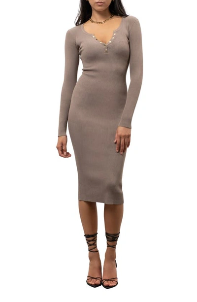 Blu Pepper Long Sleeve Rib Knit Midi Dress In Light Mocha