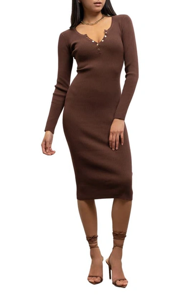 Blu Pepper Long Sleeve Rib Knit Midi Dress In Brown