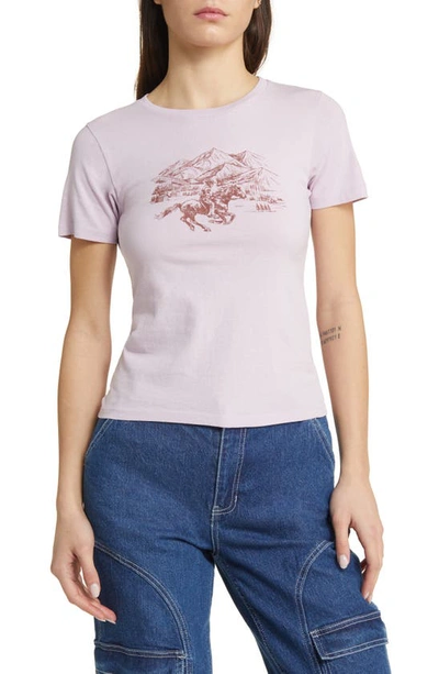 Golden Hour Mountain Cowboy Cotton Graphic Baby Tee In Washed Fair Orchid