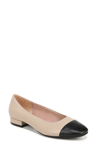Lifestride Cameo Flat In Black,taupe Faux Leather