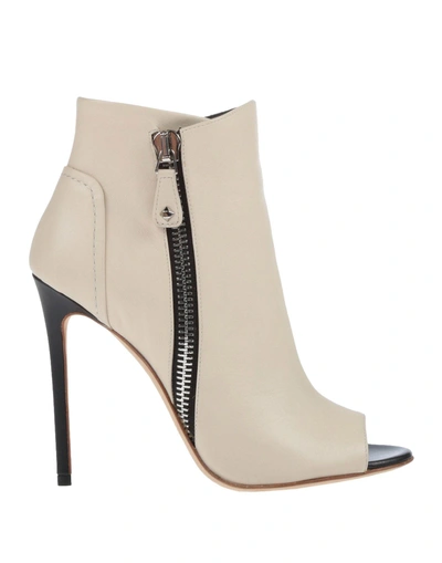 Greymer Ankle Boot In Ivory
