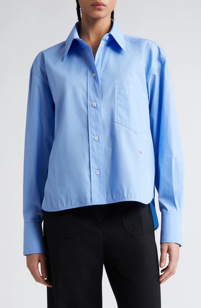 Victoria Beckham Crop Organic Cotton Poplin Button-up Shirt In Oxford Blue