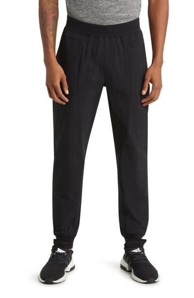 Alo Yoga Co-op Performance Joggers In Black