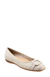 Trotters Sizzle Signature Flat In Off White Leather