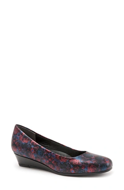 Trotters 'lauren' Pump In Navy Floral Leather