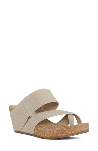 Donald Pliner Gyers Wedge Sandal In Platino