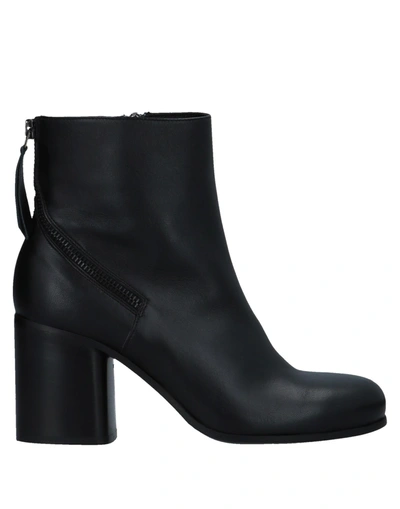 Alberto Fermani Stiefelette In Black