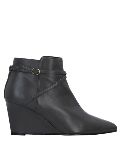 Avril Gau Ankle Boot In Lead