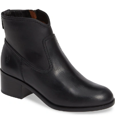 Frye Claire Leather Booties In Black