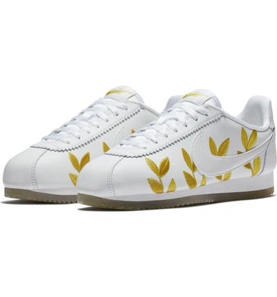 Nike Women's Classic Cortez Ce Casual Shoes, White In White/ White-mtlc Gold