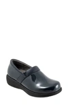 Softwalk Meredith Sport Clog In Navy Patent