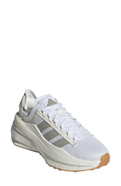 Adidas Originals Avryn X Sneaker In White/ Solid Grey/ Offwhite