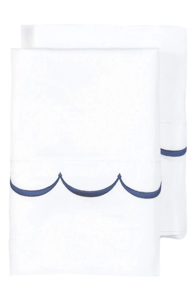 Melange Home Scalloped Edge Embroidered 600 Thread Count Pillowcases In White/ Navy