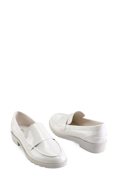Reaction Kenneth Cole Fern Loafer In Ecru Patent/ Ecru Sole