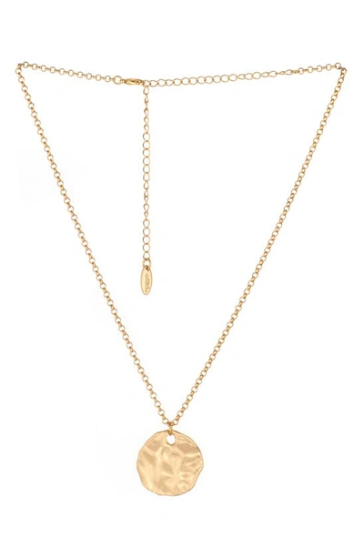 Ettika Hammered Disc Pendant Necklace In Gold