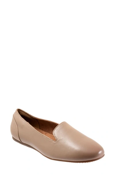 Softwalk Shelby Leather Loafer In Taupe