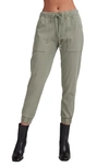 Bella Dahl Pocket Joggers In Oasis Green