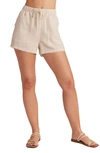 Bella Dahl Frayed Pocket Shorts In Brown