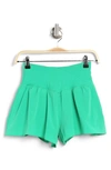 90 Degree By Reflex Lightstreme Crossfire Shorts In Simply Green