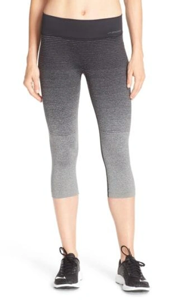 Brooks 'streaker' Capri Leggings In Oxford/ Black