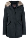 Woolrich Fur-trim Zipped Parka Coat In 324 Midnight Blue