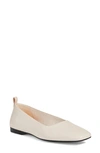 Vagabond Shoemakers Delia Flat In Off White