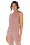 Alo Yoga Heat Wave Tank In Mauve