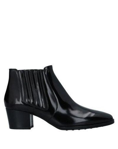 Tod's Ankle Boots In Black