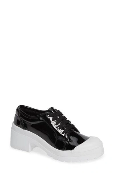 Jeffrey Campbell Award Platform Sneaker In White Faux Patent Leather