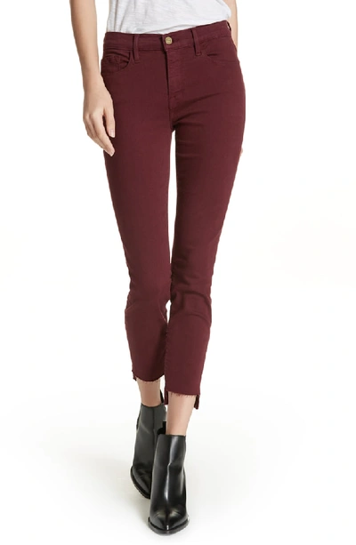 Frame Le Skinny De Jeanne Raw-edge Stagger Jeans In Pinot