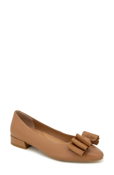 Gentle Souls By Kenneth Cole Atlas Bow Detail Pump In Camel Leather