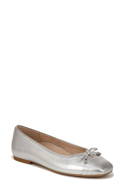 Vionic Klara Cap Toe Flat In Silver