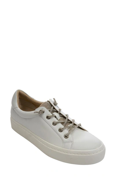 Vaneli Yasin Sneaker In White