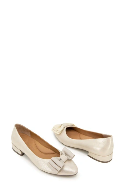 Gentle Souls By Kenneth Cole Atlas Bow Detail Pump In Ice Metallic Leather