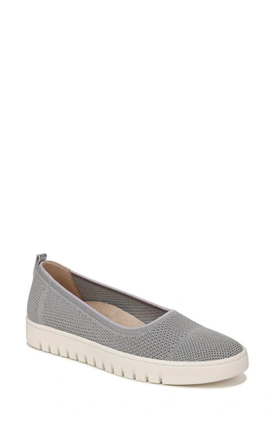 Vionic Uptown Knit Skimmer Flat In Light Grey