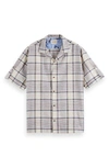 Scotch & Soda Short Sleeve Organic Cotton & Linen Button-up Camp Shirt In 6039-white/blue Stripe