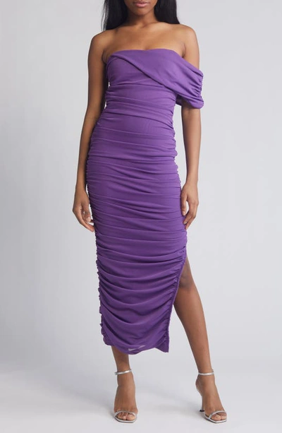 Elliatt Miley Ruched Strapless Dress In Orchid
