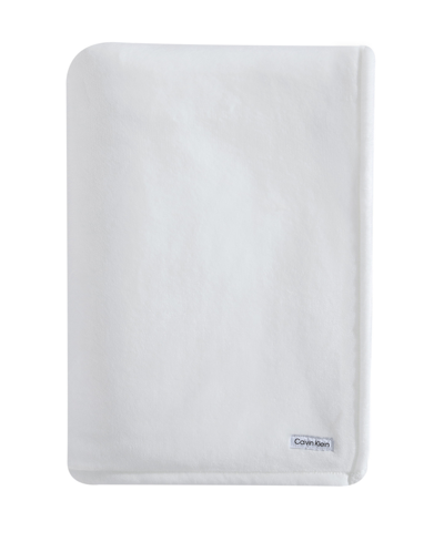 Calvin Klein Core Plush Solid Blanket, Queen In White