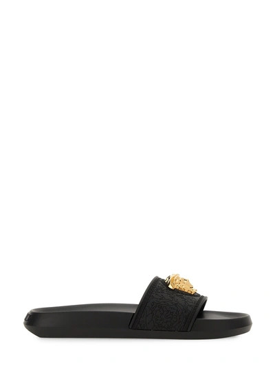 Versace Slide Sandal In Nero