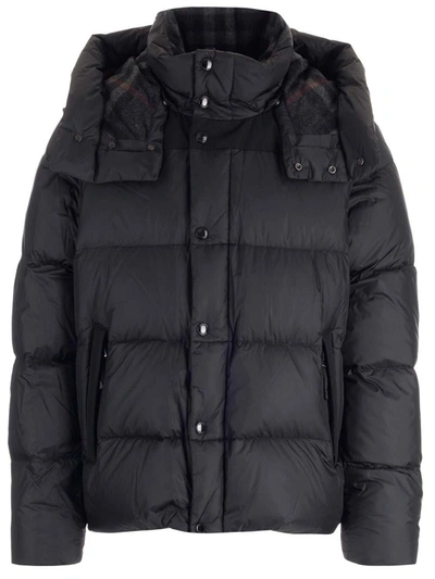 Burberry Logo Patch Hooded Puffer Jacket In Black