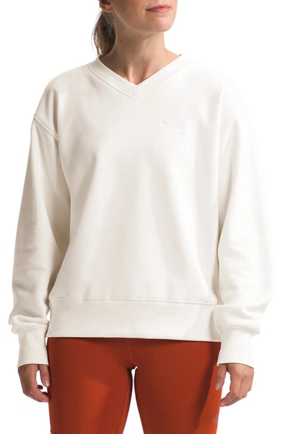 The North Face Evolution V-neck Sweatshirt In White Dune