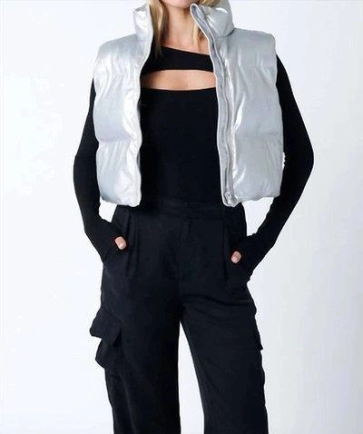 Olivaceous Lisa Cropped Puffer Vest In White