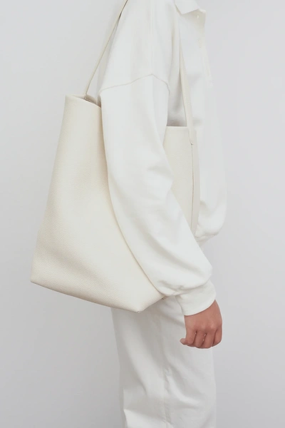 The Row Women Large N/s Park Tote Bag In Ivory